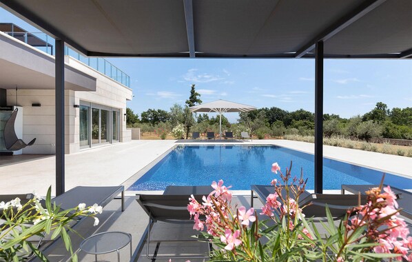 pool