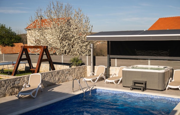 pool