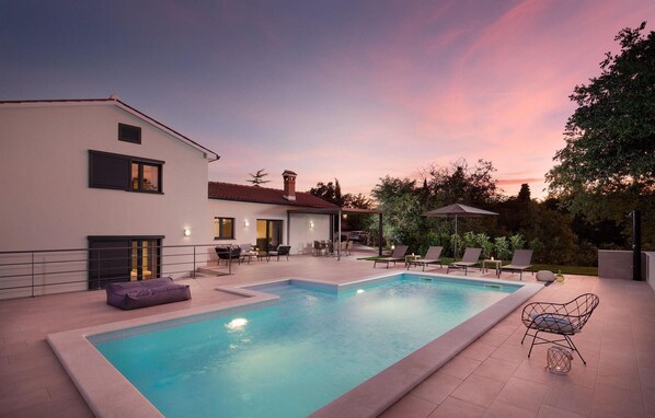 pool