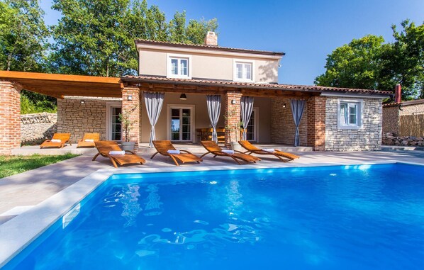 pool