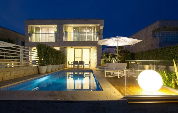 pool