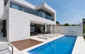 pool