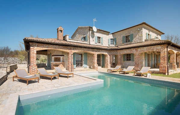pool