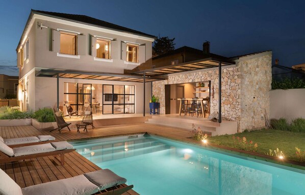 pool