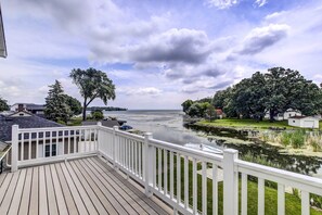 02 - Balcony View