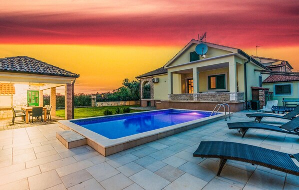 pool