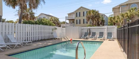 Pool Area (shared with the 1st floor guests)