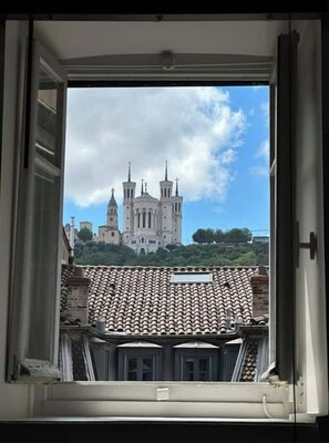 Vue exceptionnelle sur la basilique Notre Dame de Fourvière