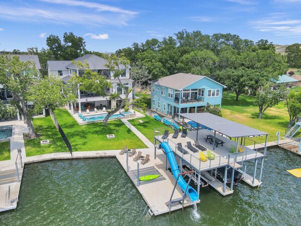 Luxury Waterfront House with All the Amenities