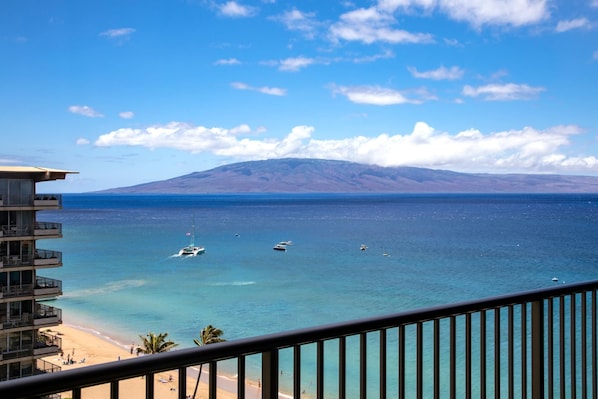 From your lanai, watch sailboats drift across aquamarine waters with islands rising like dreams on the horizon WH1-1211