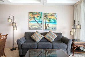 Bright pillows, rattan charm, and a front-row seat to the ocean?s sparkle?this space is island magic come alive WH1-1211