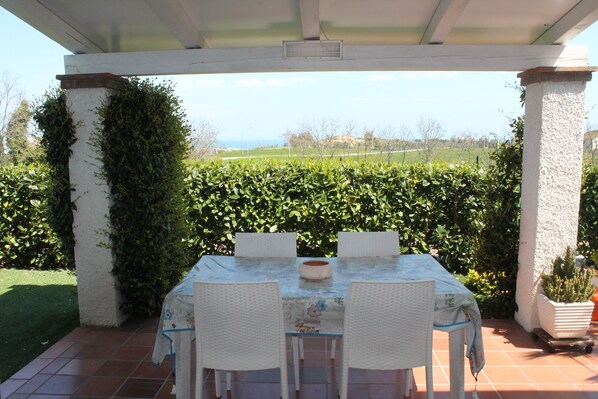 Outdoor dining
