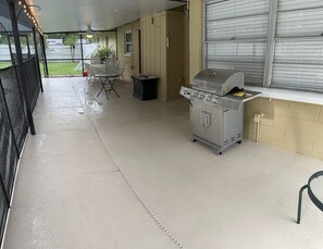 Pool patio with bbq grill