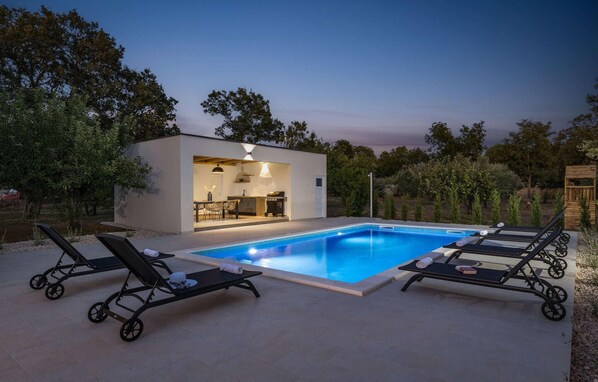 pool