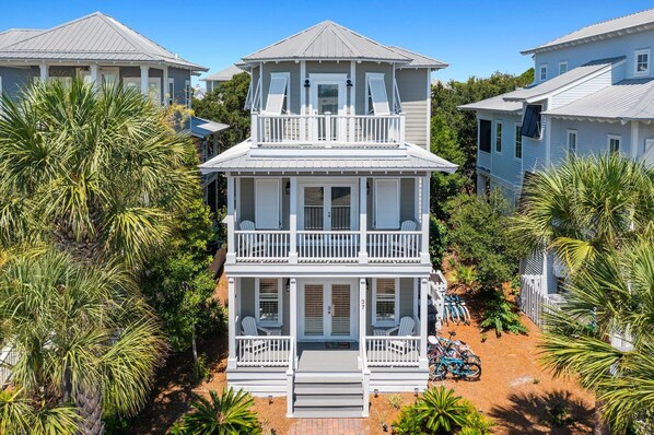 Southern Charm - Adorable 30A Vacation Rental House with a Balcony Deck and Community Pool in Rosemary Beach, Florida - Bliss Beach Rentals