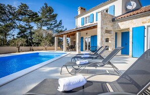 pool