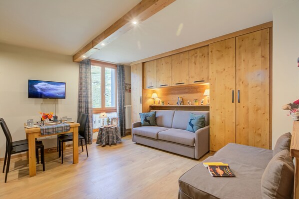 Living and dining room