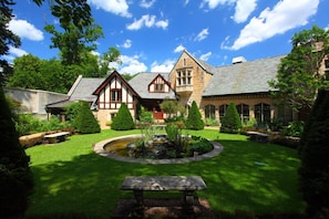 Bakken Library and Museum