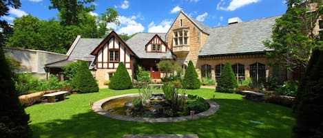 Bakken Library and Museum