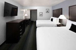 2 Queen size beds; perfect for your vacation!