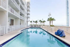 Unwind and enjoy yourself in this pool