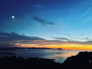 ・You can see the beautiful Sea of Japan from the 2nd floor. Because it is located on a hill, it has a good view and a sense of openness.