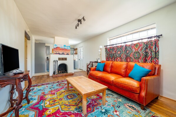 The perfect retreat to lounge as you take a break from site-seeing in the city!