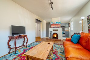 Enjoy internet tv or watch a movie while you utilize your favorite tv app!