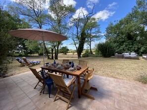 Outdoor dining