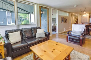 Living Room | Smart TV