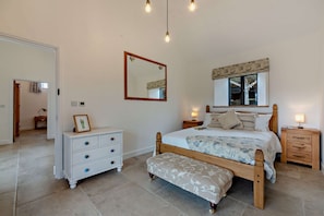 Fox Bedroom 2 - StayCotswold