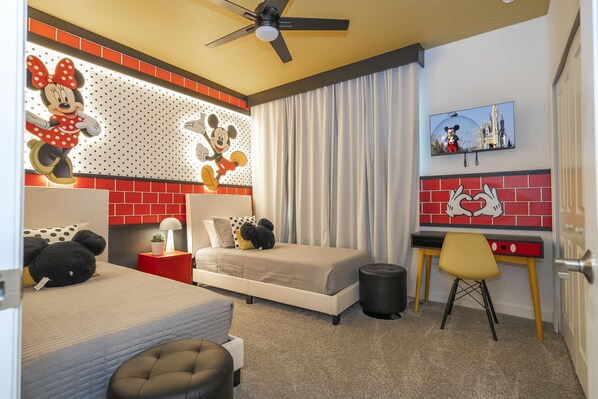2nd Floor Mickey Room (2 Single Beds)
