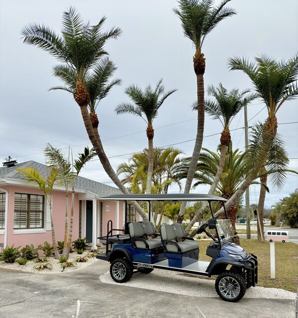 Ride to dinner or the beach w/ your 6 person golf cart