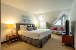 Second bedroom: King bed, TV, ensuite