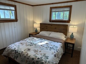 Bedroom #1 - Queen Bed