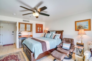 Studio | Queen Bed | Smart TV | Linens Provided