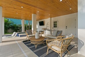 pool sitting area