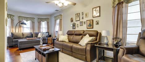 Springfield Vacation Rental | 3BR | 1.5BA | 1,200 Sq Ft | Stairs to Access