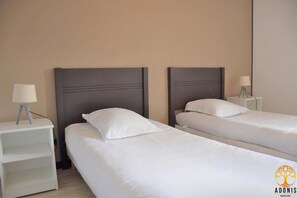 2 Single beds
