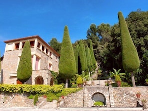 Villa Domergue - 3.3 miles from our property!