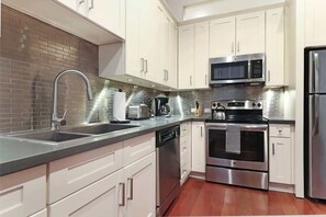 Knock up a gourmet meal with your  fully-equipped kitchen. The kitchen is stocked (200-piece culinary set) and has a full line of new appliances.