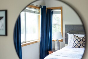 Master Bedroom with Queen Bed and en suite Bathroom