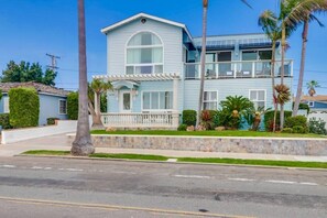 Riviera Retreat: Immerse yourself in the tranquility of the bay from the comfort of this remarkable home.