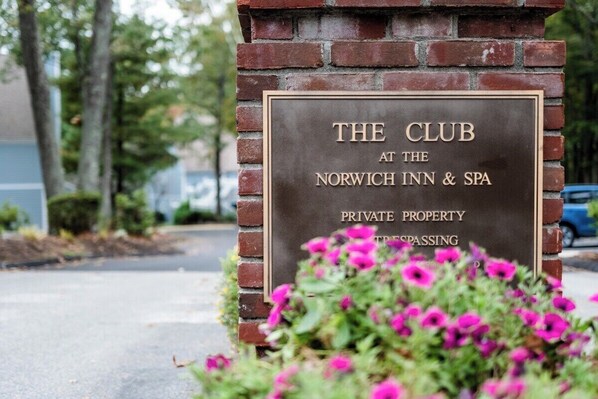 Welcome to The Villas at Norwich Inn! Your memories and experience awaits! We can’t wait to host your next vacation! Please take a look around and let us know how we can help make your stay next-level special. Celebrating something? Send us a note! 