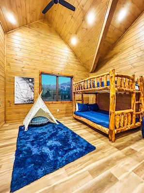 Queen over Queen Bunk Room