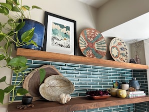 Decorations on kitchen shelves