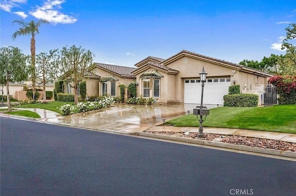 Gorgeous home, corner lot in Cul-de-sac of gated community, extremely peaceful!