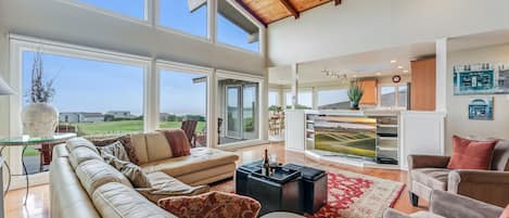 The vaulted ceilings, the floor to ceiling windows throughout all the living spaces, land the spectacular ocean a golf course views are just the beginning….