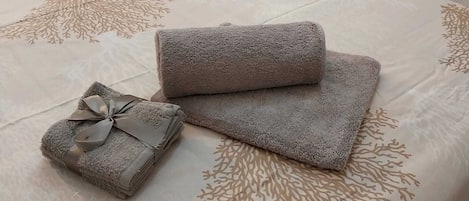 Lenzuola, coperte e asciugamani inclusi