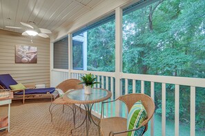 Private Screened-In Porch | 1,250 Sq Ft